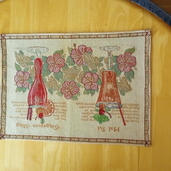 Tapestry Placemat - (Shows Mai Tai & Singapore Sling Cocktails) - Picture 4 of 6